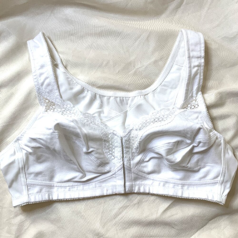Exquisite Form White Cotton Posture Bra Size 38B